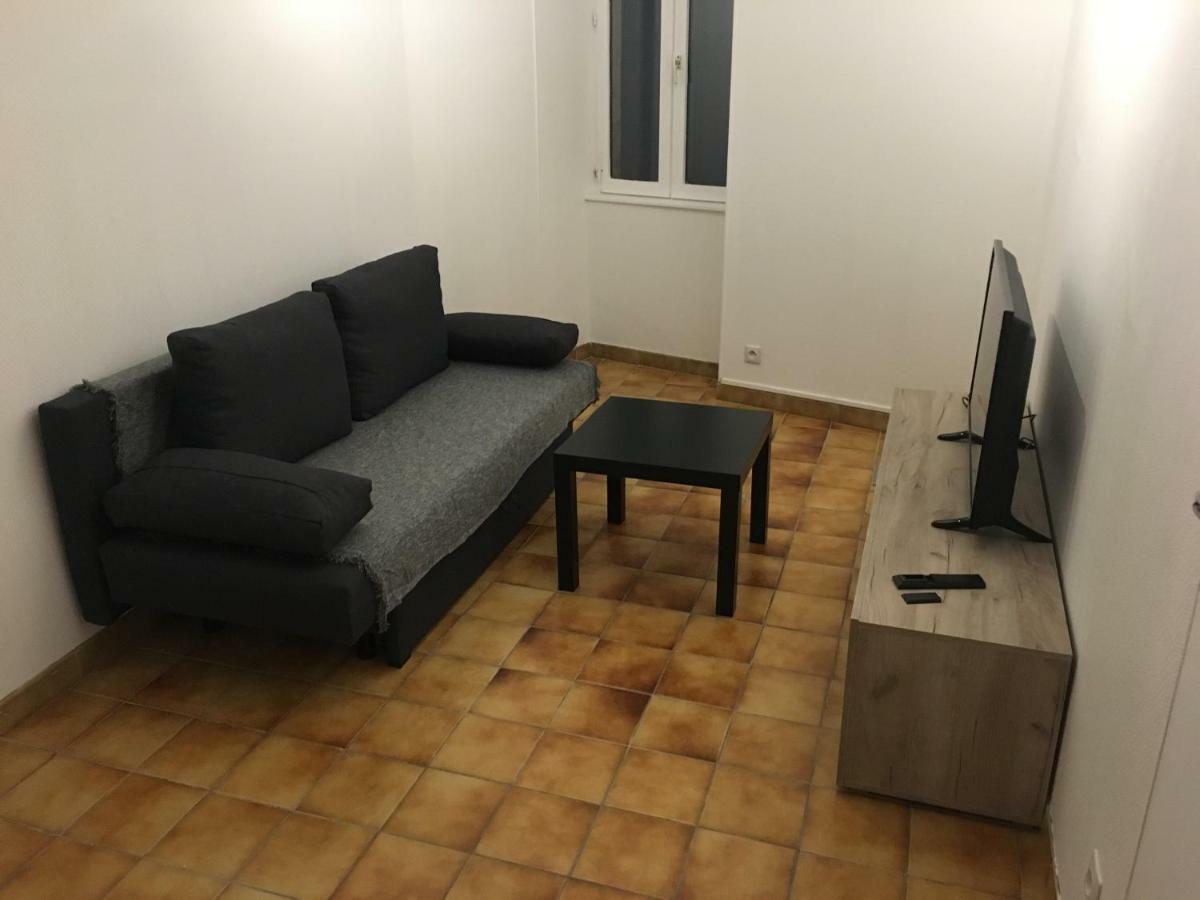 Charmant T2 Rdc Dans Residence Avec Parc Arbore Saint-Pierre-le-Moûtier Exteriér fotografie
