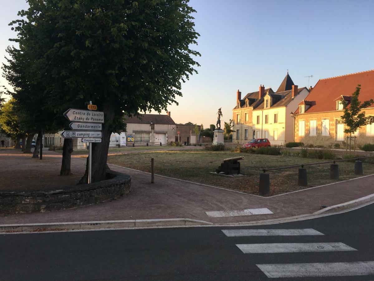 Charmant T2 Rdc Dans Residence Avec Parc Arbore Saint-Pierre-le-Moûtier Exteriér fotografie